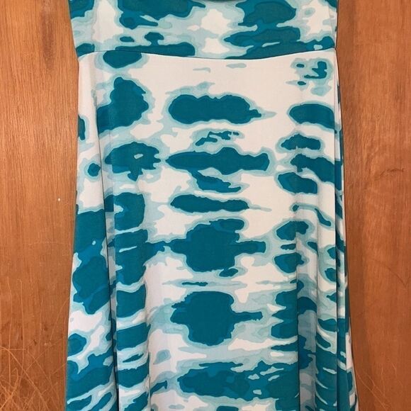 LulaRoe skirt! EUC! Size small! Flowy! Nice! Great for any occasion! - Picture 2 of 3